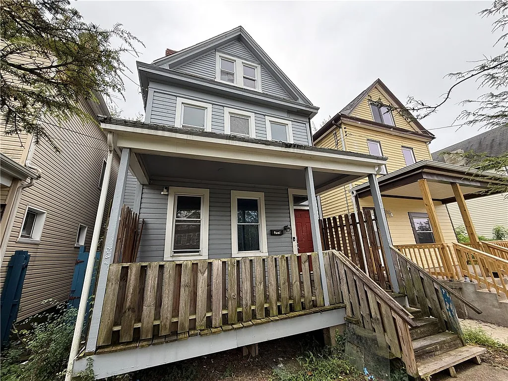 309 Elsdon St photo 1