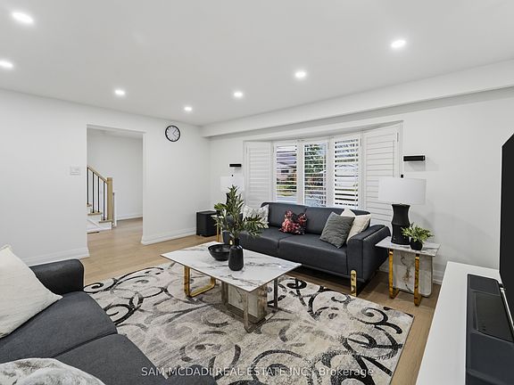 4th image of 2290 Devon Rd