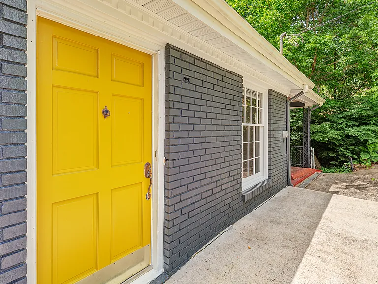 364 Pearson Dr — Photo 22