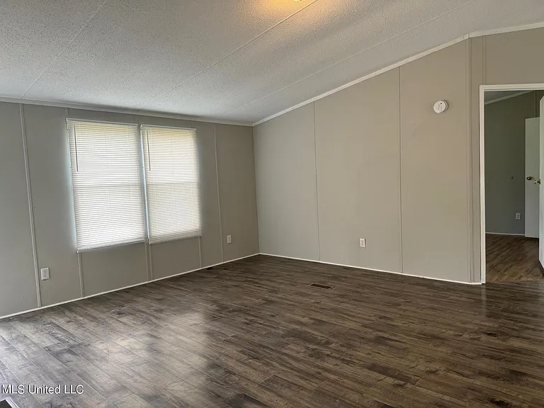 5575 Robin Wood Rd — Photo 11