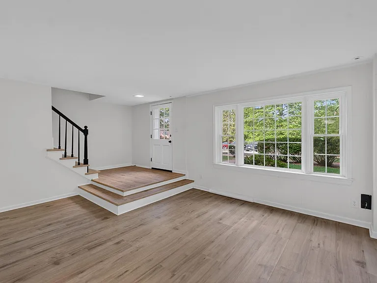7 Georgetown Grn — Photo 11