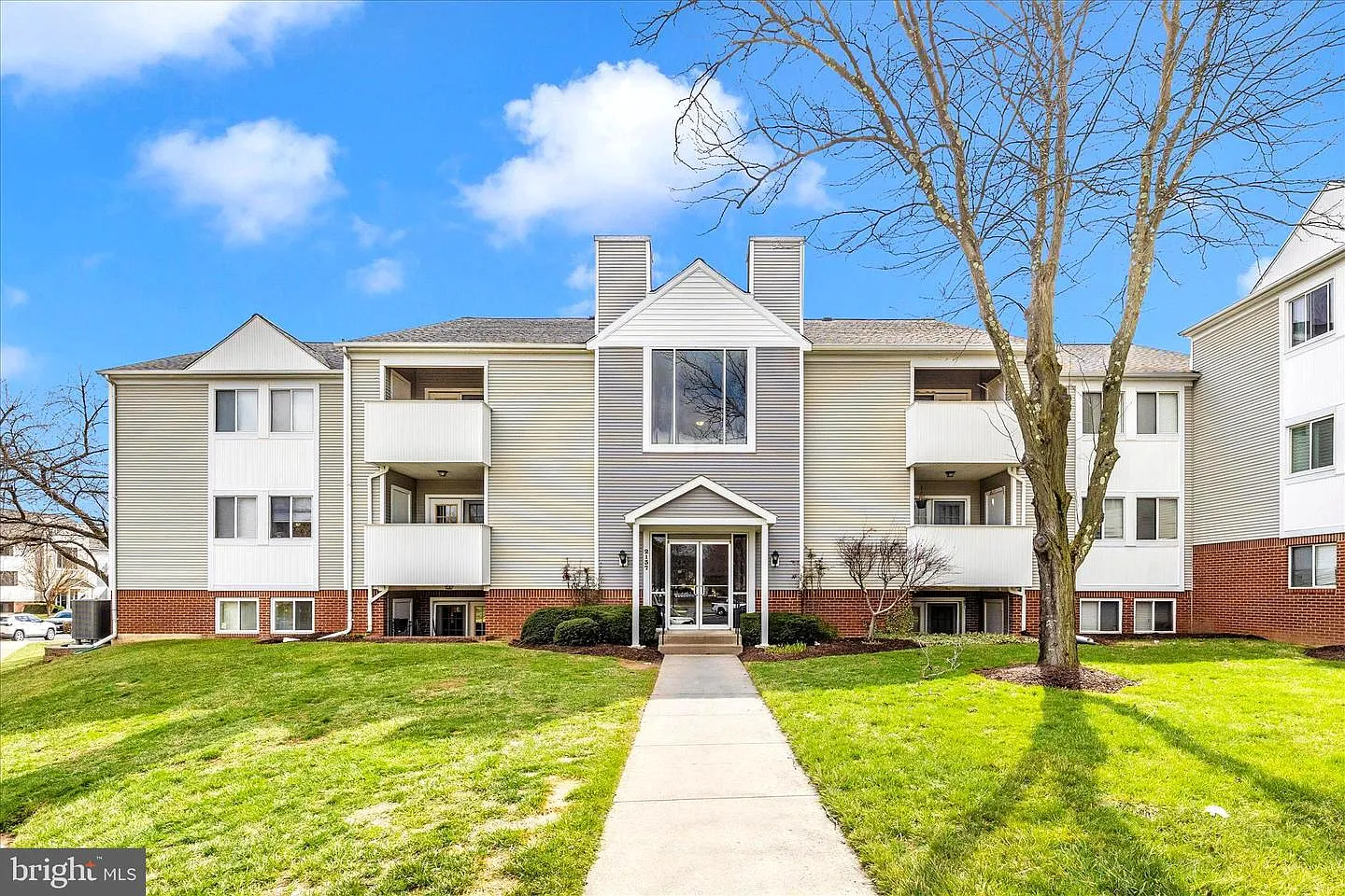 2137 Wainwright Ct Unit 1B photo 1