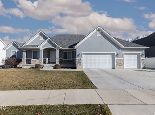 178 N Maple Bend Dr, Spanish Fork, UT 84660