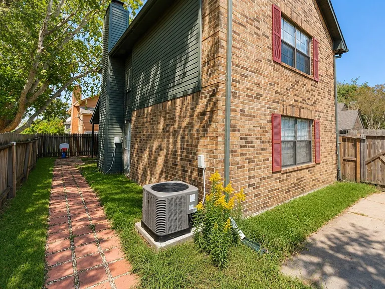 11 Regency Ln — Photo 21
