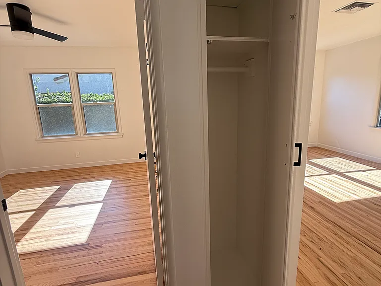 4368 Kraft Ave #1 — Photo 12
