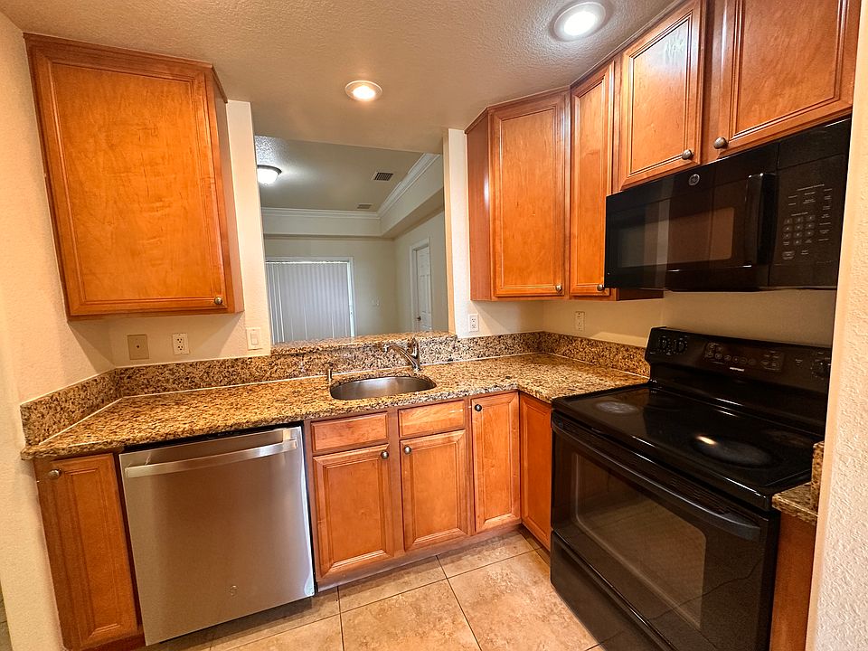 1st image of 325 NE 23rd Ave #24