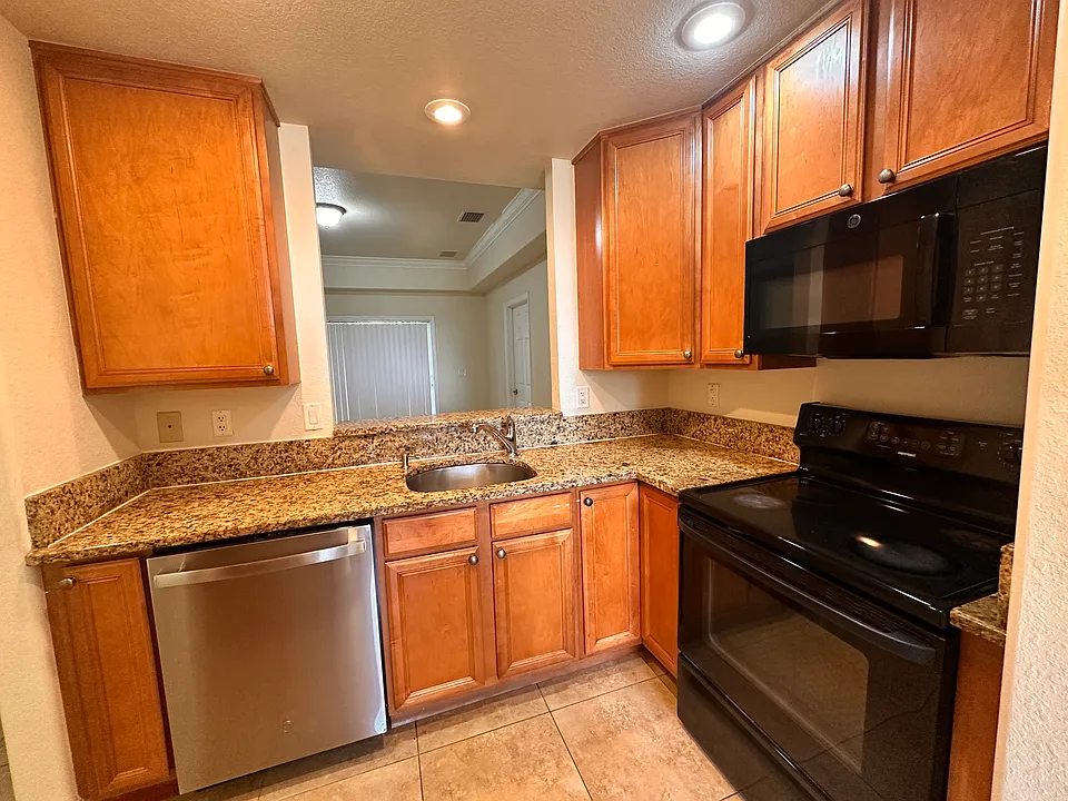 325 NE 23rd Ave #24