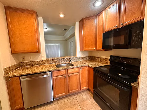 325 NE 23rd Ave #24 Photo 1