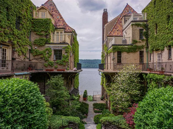 2501 Palisade Avenue image 4 of 25