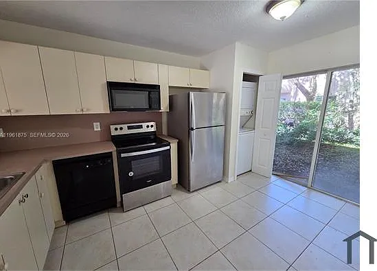 1251 SE 29th St #103 — Photo 3