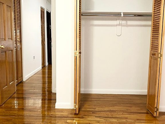 3rd image of 235 W 19th St APT 3A