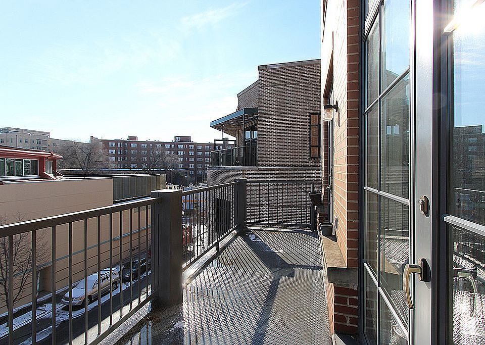 2nd image of 2412 17th St NW Unit 302