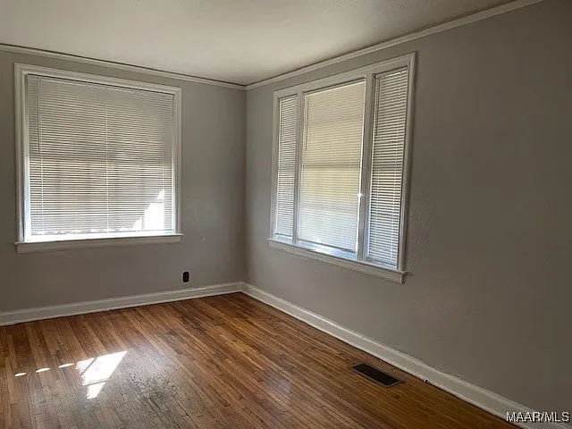 2 bed, 1.0 bath, 952 sqft, $895 — Photo 3