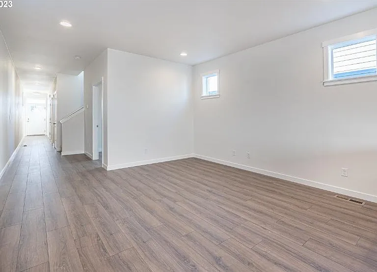 1731 NE Waterfront St — Photo 17