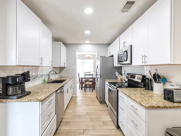 1710 Covey Ln — Photo 17