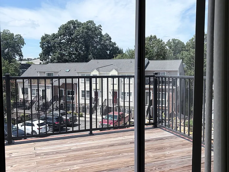 132 N Bedford St #B — Photo 10