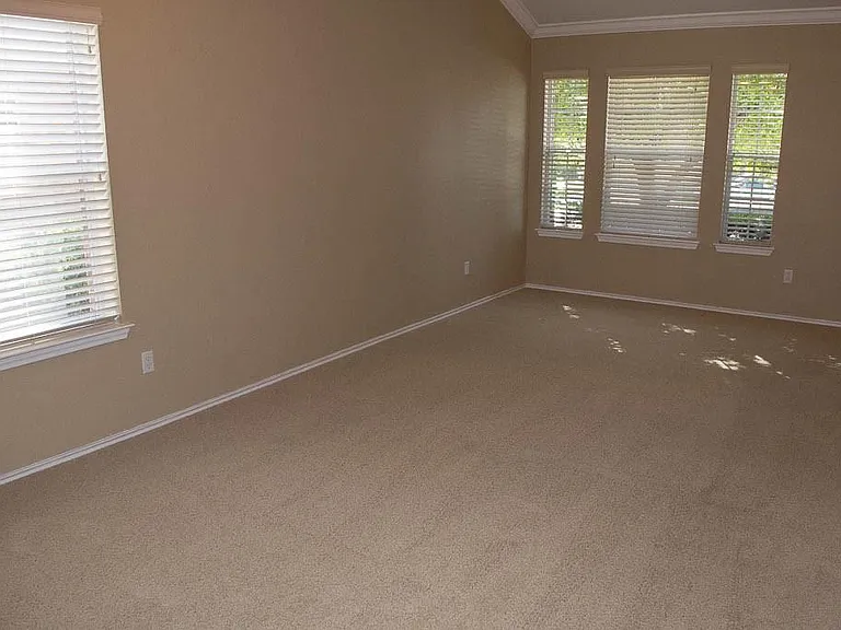 1708 Darjeeling Dr — Photo 4