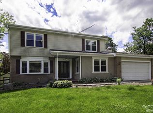 7411 Marlboro Rd, Crystal Lake, IL 60012