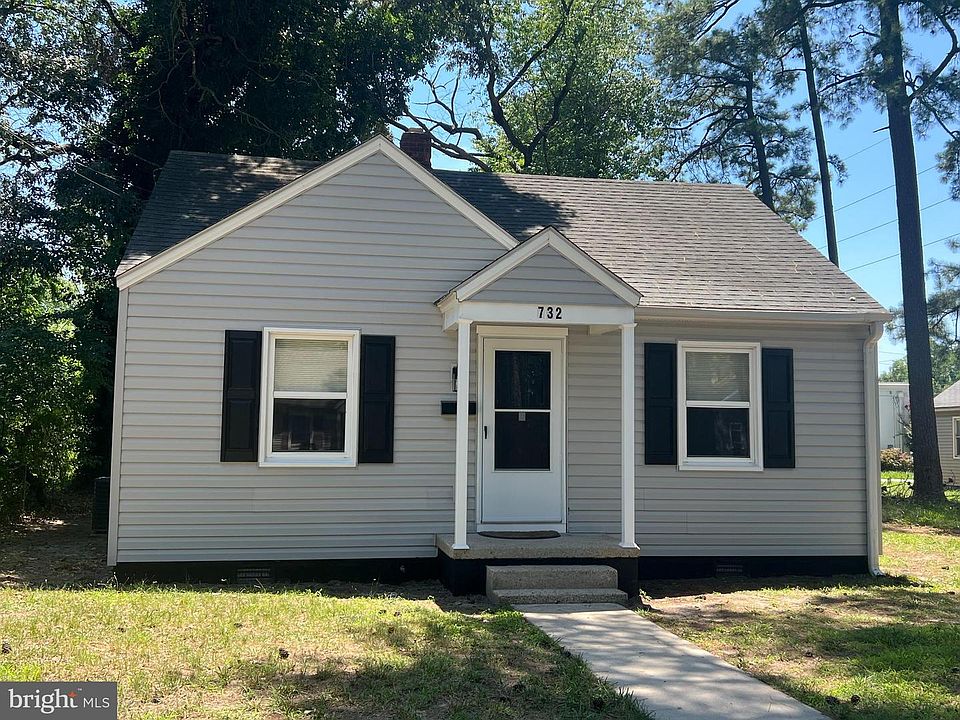 1st image of 732 Dennis St