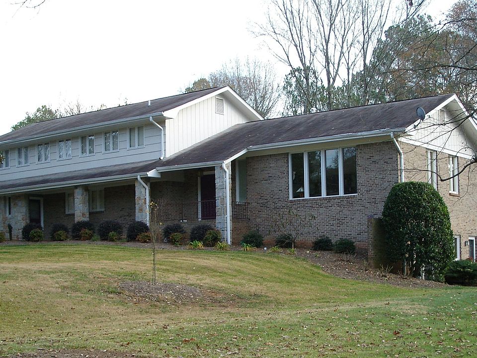 Beautiful Smoke Rise Home with Finished Basement