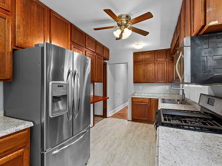 4011 McDonald Ave — Photo 14
