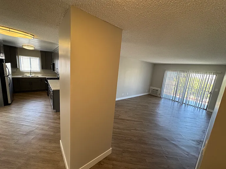 5068 Franklin Ave — Photo 8
