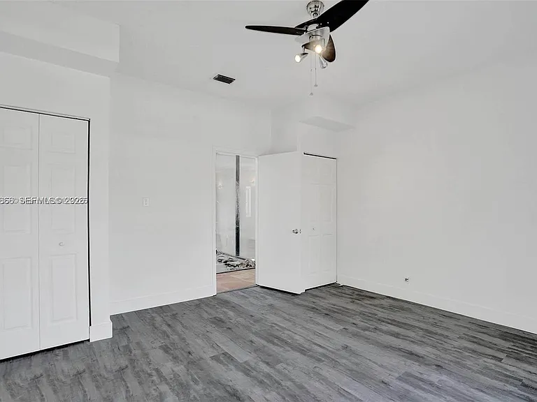 16610 Royal Poinciana Ct #16610 — Photo 32