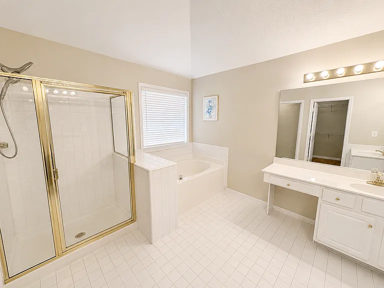 500 Liverpool Ct — Photo 35
