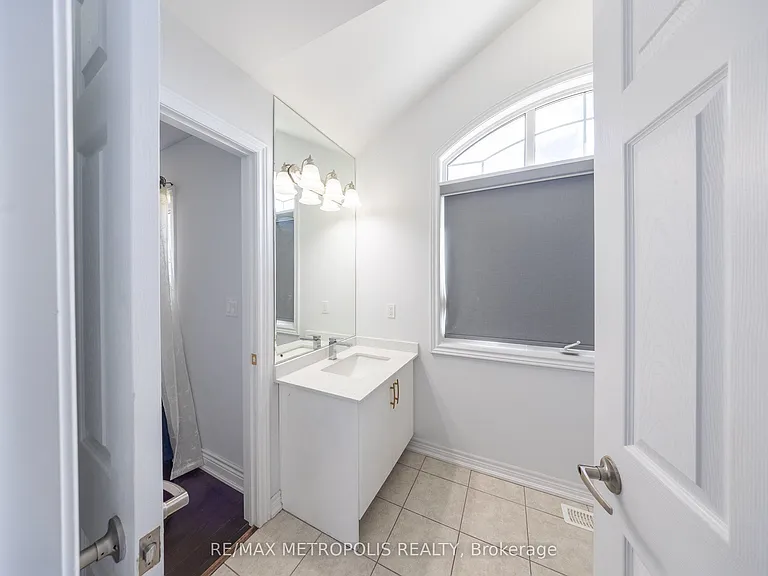 36 Michaelis St — Photo 27