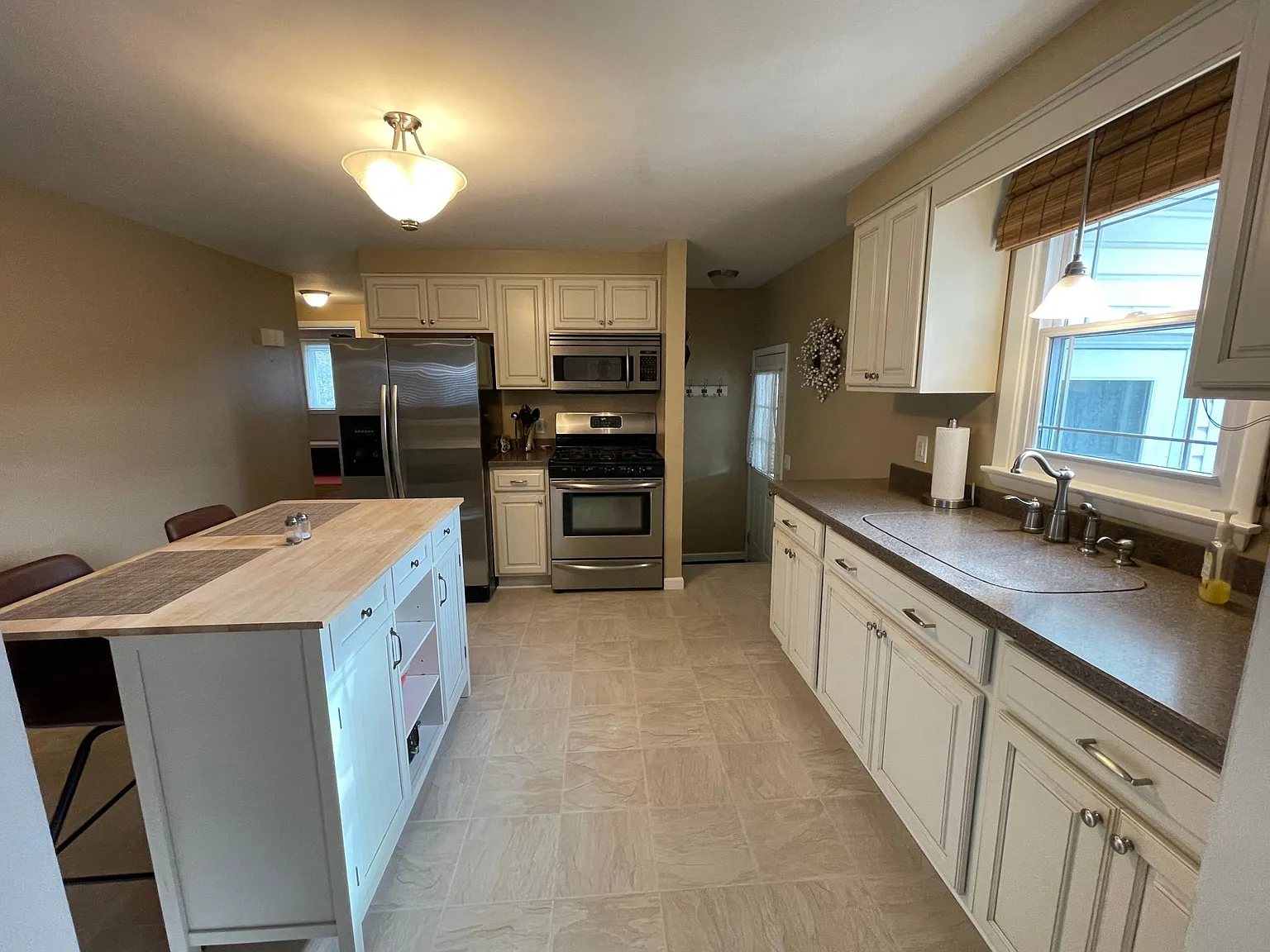 45 Oakwood Dr — Photo 2