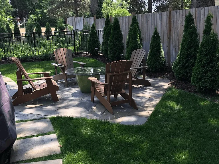 201 Heirloom Dr — Photo 32