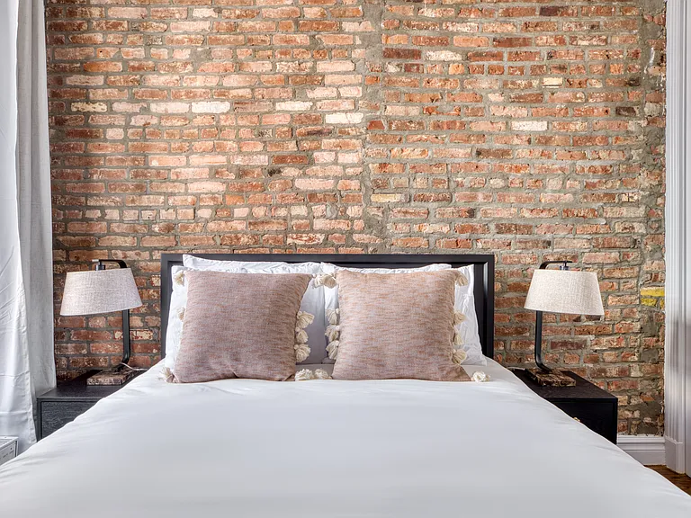 202 E 13th St #3D — Photo 9