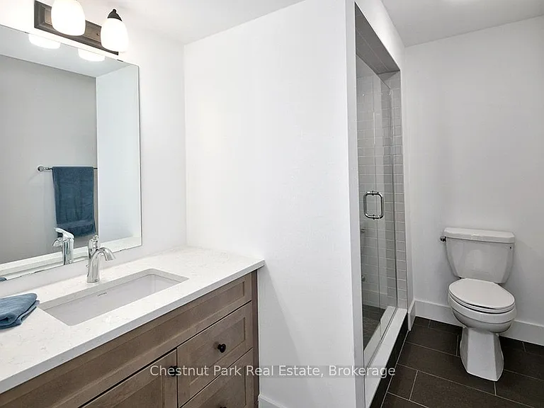 137 White Oak Cres — Photo 16