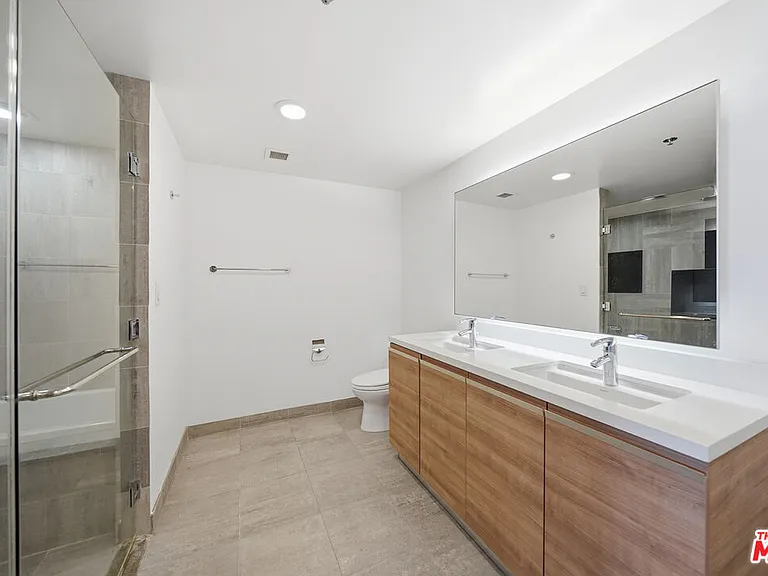 3785 Wilshire Blvd #1607 — Photo 24