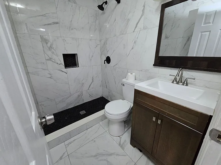 1021 SW 32nd Ct #B — Photo 4