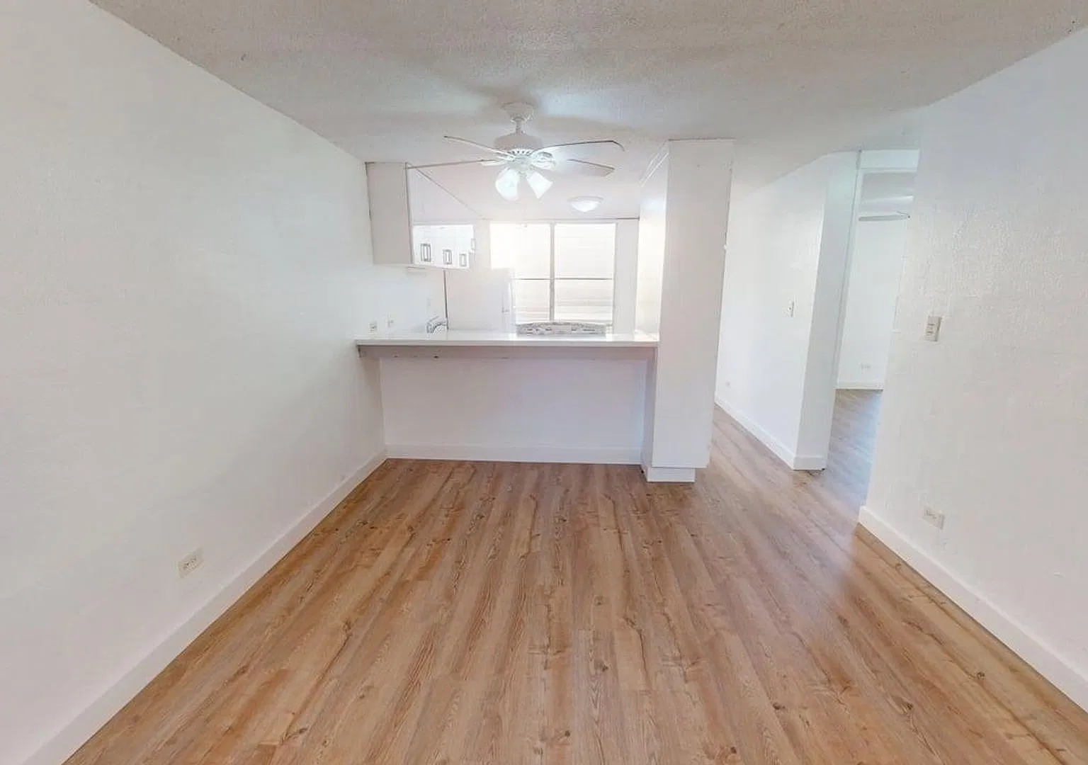 Pet-Negotiable. Newly Remodeled. Assigned Parking — Photo 2