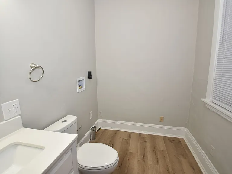 913 E Washington St — Photo 20
