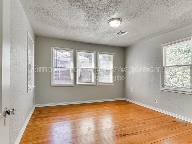 1841 N Gatewood Ave — Photo 17