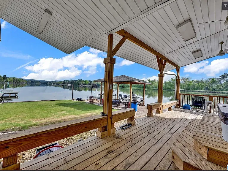 146 Shore Dr — Photo 8