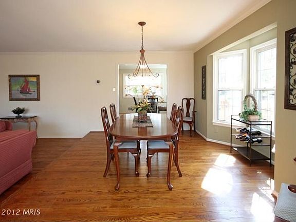 5th image of 10502 Elmira Ct