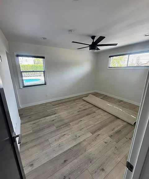 20650 Chatsworth St — Photo 11