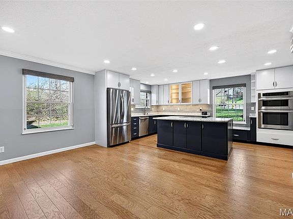5th image of 2323 Manor Grove Dr APT 5
