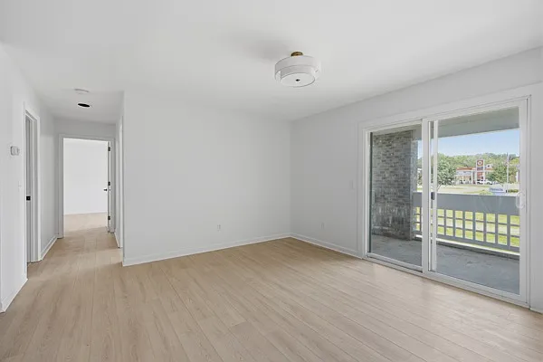 470 S Main St #203 — Photo 11