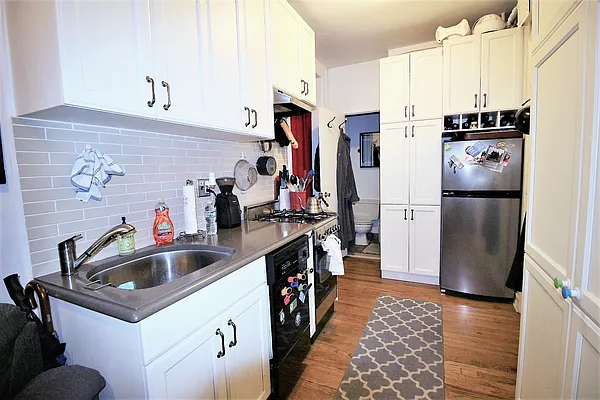 Rented by City Connections Realty | media 8