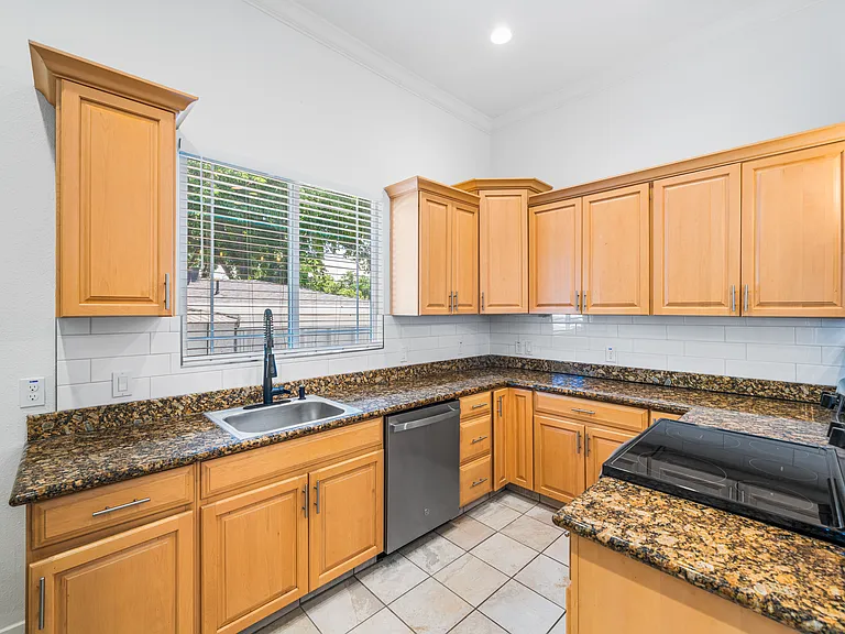 Kitchen 1