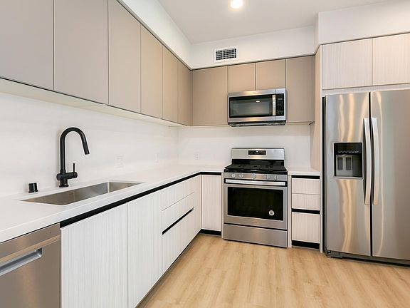 3rd image of 3675 Dunn Dr #402