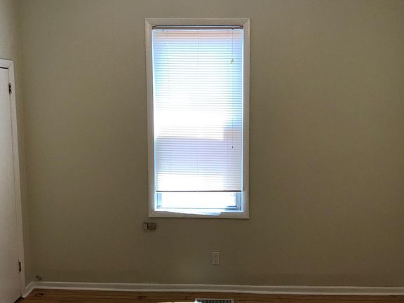3rd image of 2913 N Lincoln Ave #2