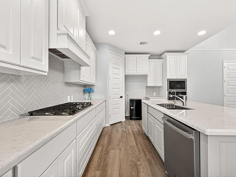 7438 Denali Dr — Photo 17