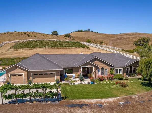 741 Riverside Rd, Hollister, CA 95023