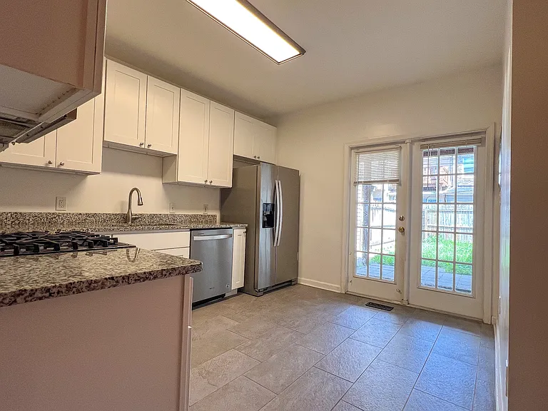 1463 Woodall St — Photo 5